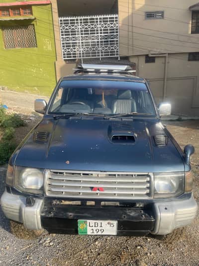 Mitsubishi Pajero 3 door (4x4)