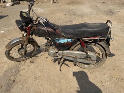 Honda CD70 Motorcycle for sale working condition New engine