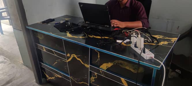 Office Computer Table Counter 5 feet long 2.6 feet wide