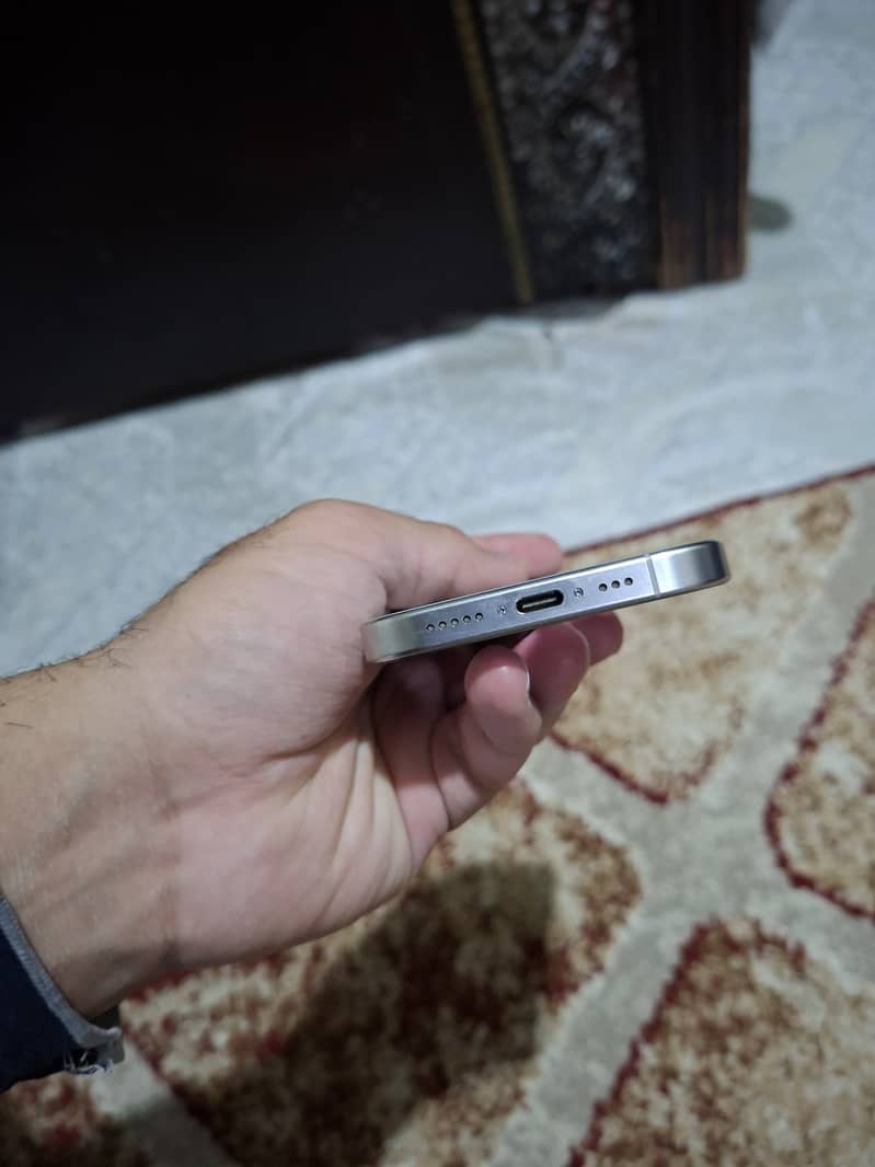 Iphone 15 pro 4