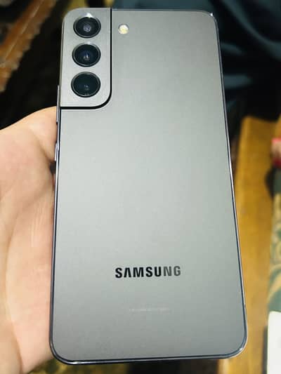 Samsung Galaxy S22 (Non-PTA) – Excellent Condition