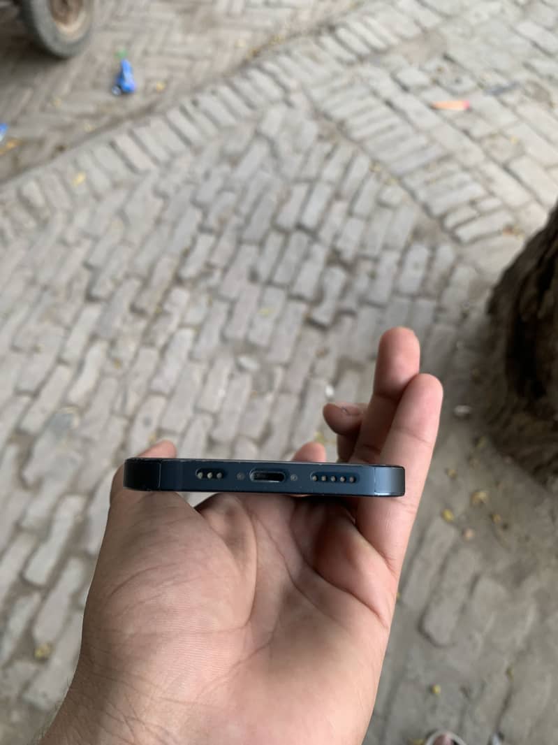 Apple iPhone 13 3