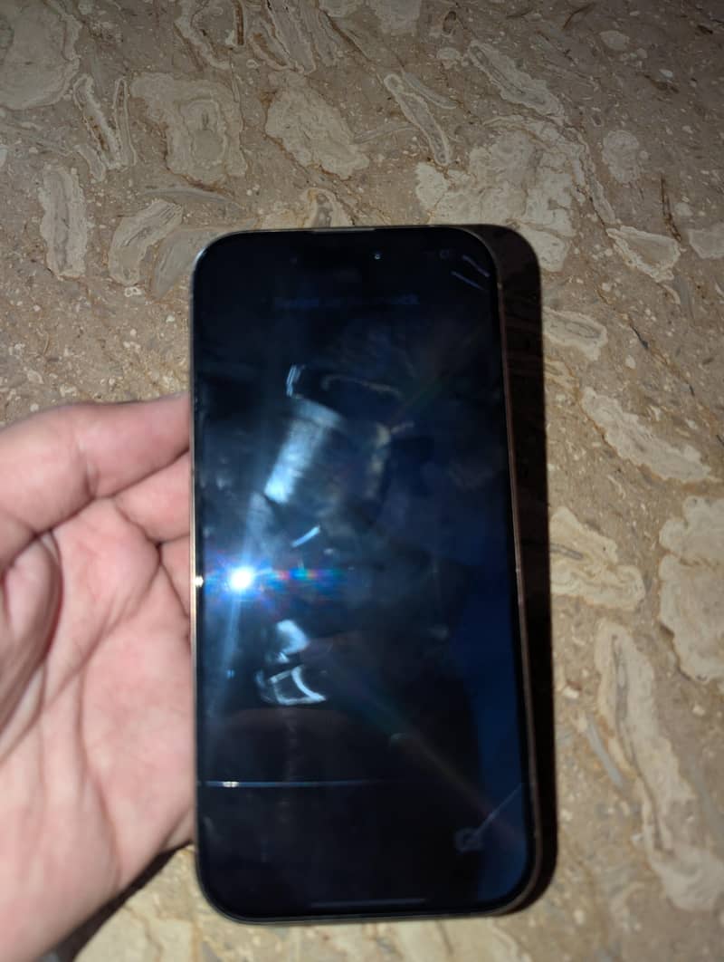 Apple iPhone 16 Pro 4