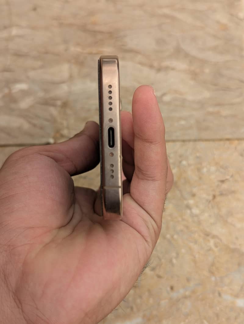 Apple iPhone 16 Pro 6