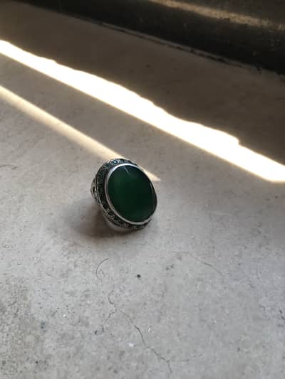 Indian emerald silver ring