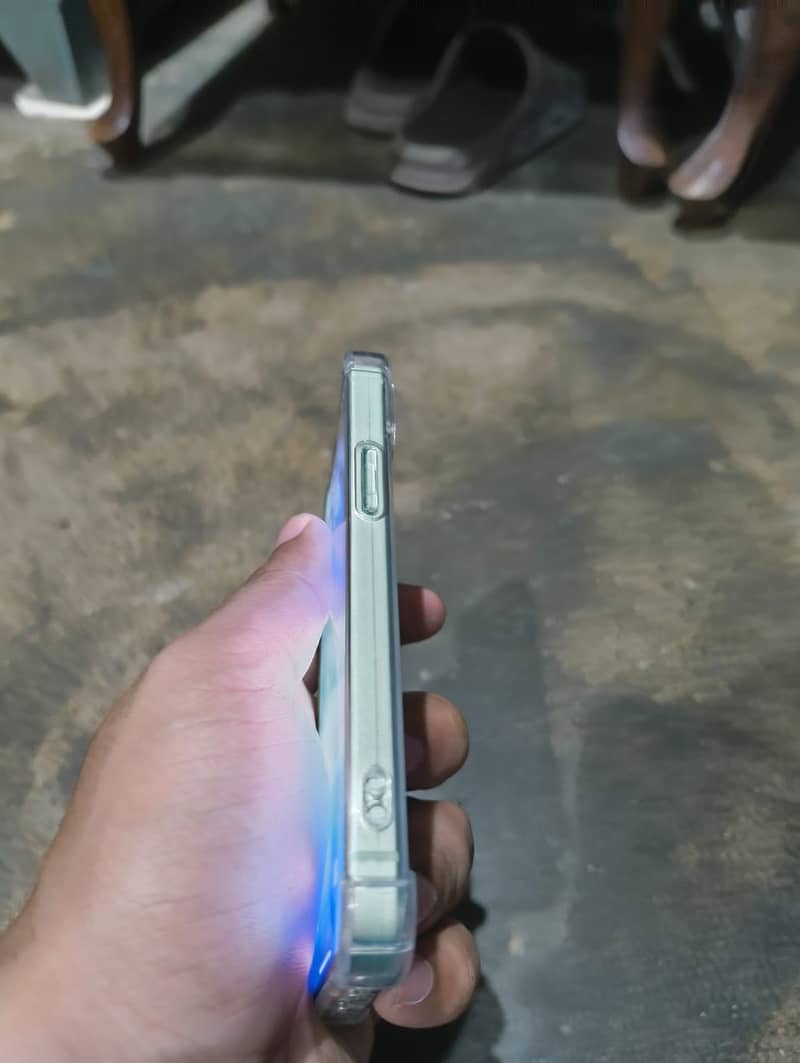Apple iPhone 12 mini 4