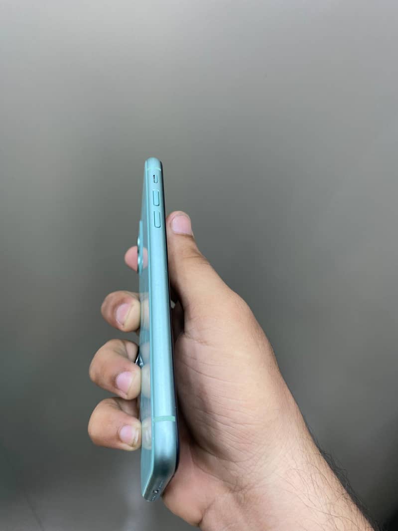 Apple iPhone 11 0