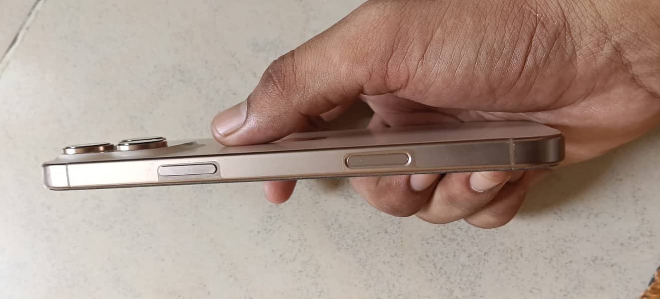 iPhone 16 pro max 0