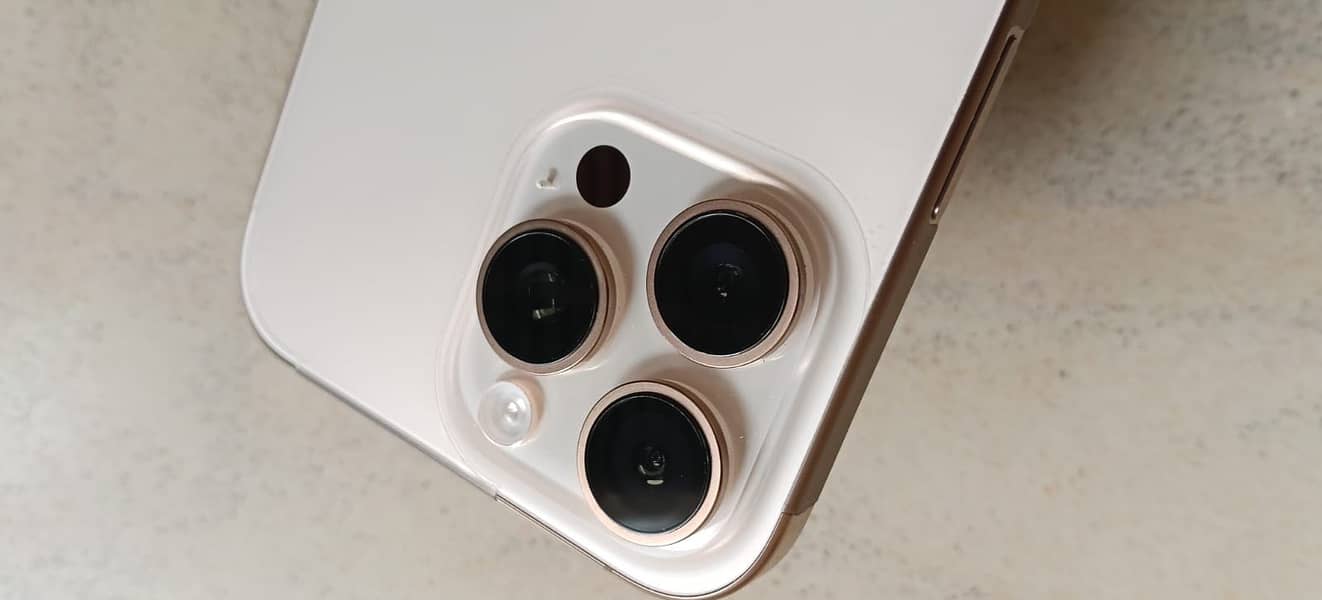 iPhone 16 pro max 1