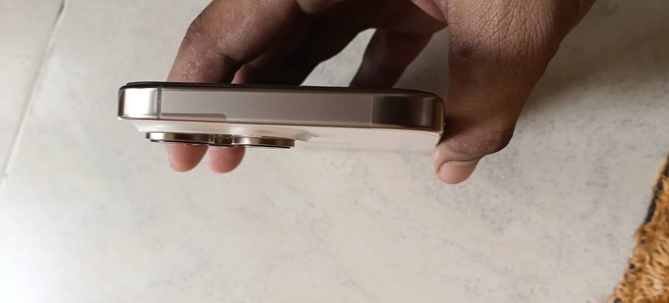 iPhone 16 pro max 3