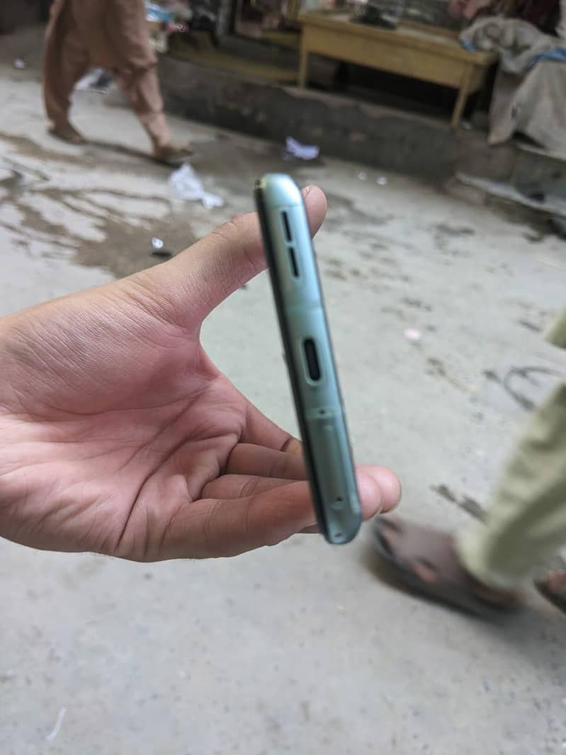 One Plus 9R 1