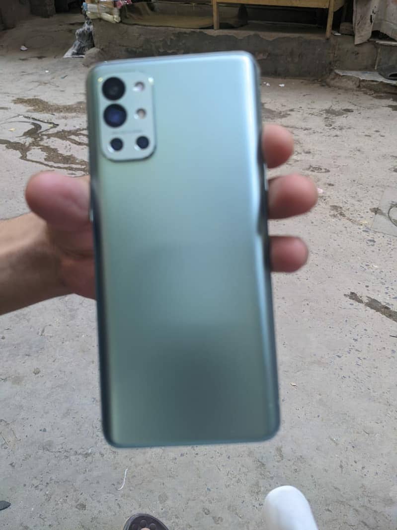 One Plus 9R 2