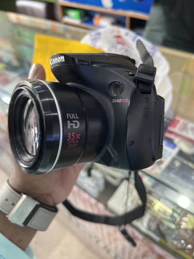 Canon zooming camera