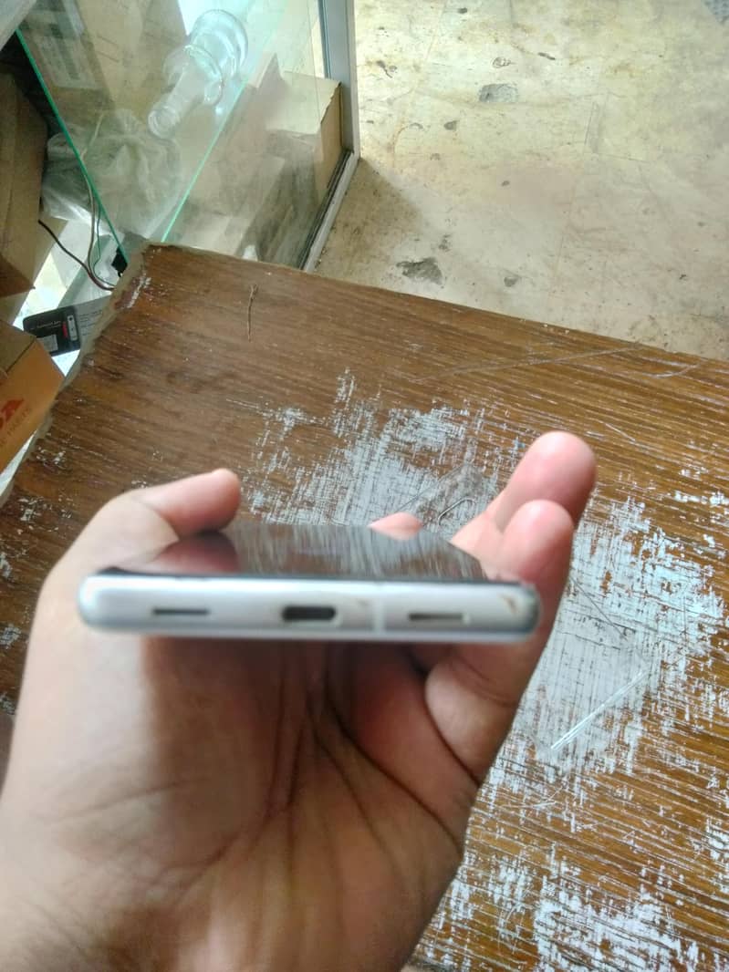 Google pixel 7a 3