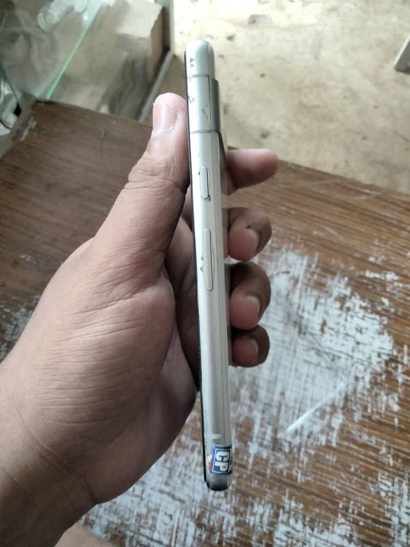 Google pixel 7a 5