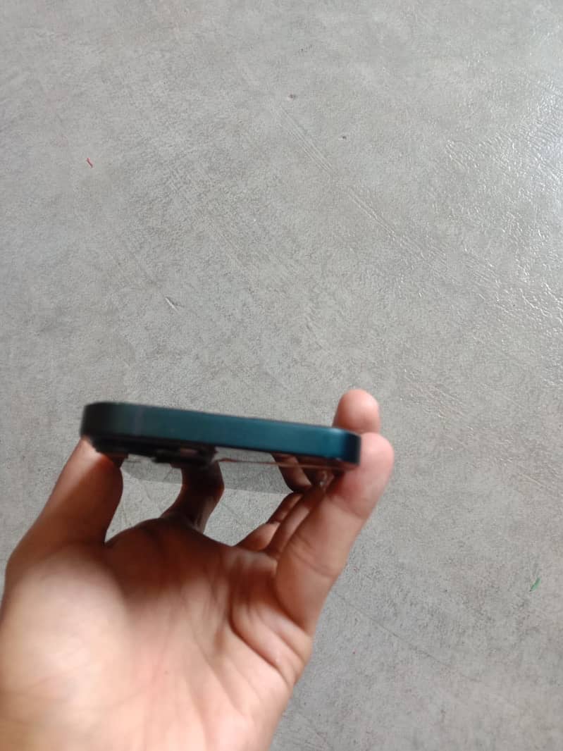 Apple iPhone 14 5