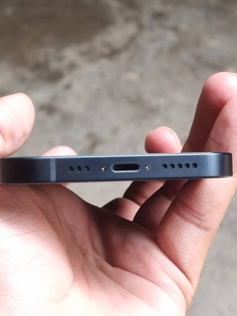 Apple iPhone 13 3