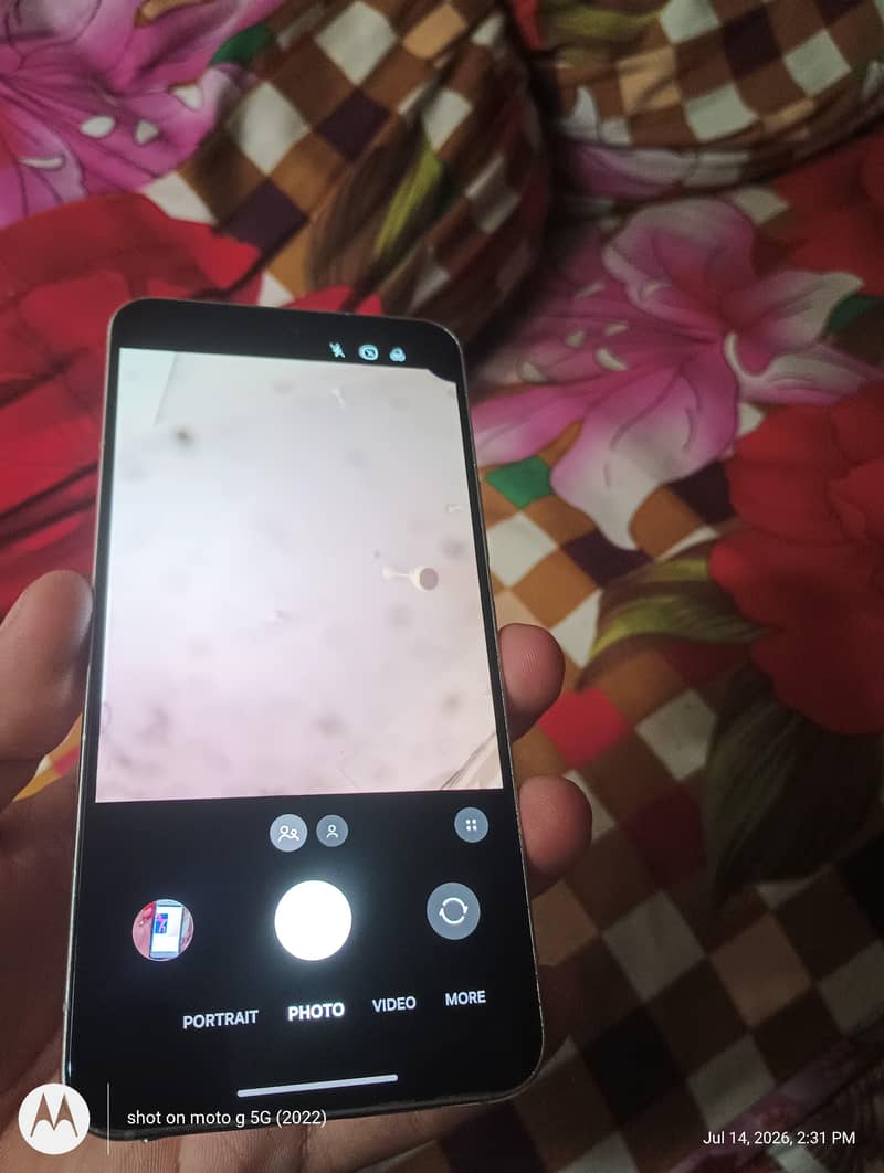 Samsung Mobile S22 5