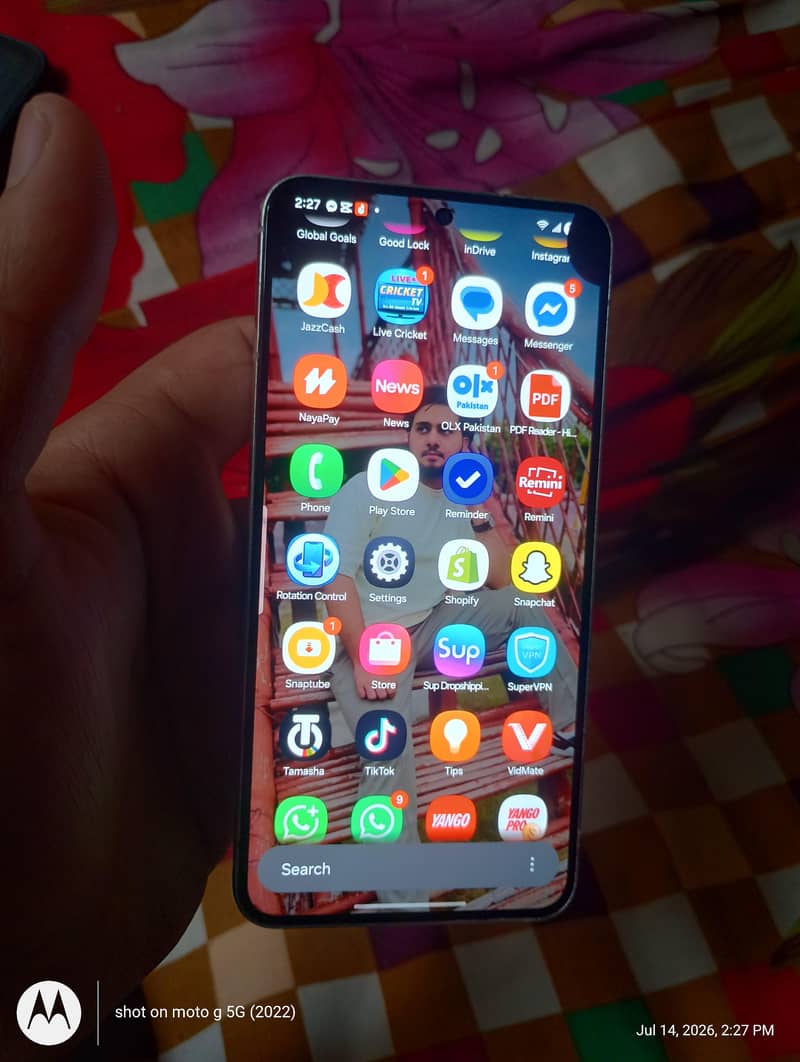 Samsung Mobile S22 6