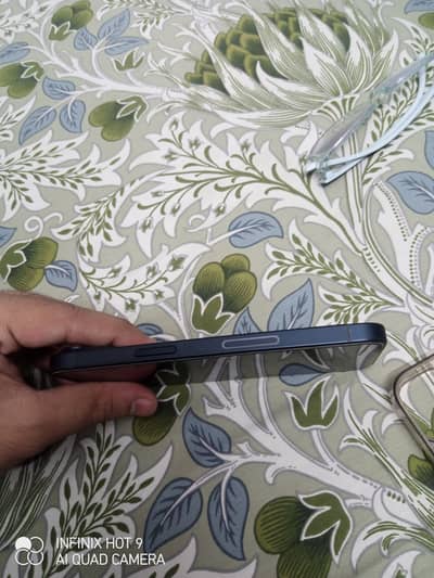Apple iPhone 14