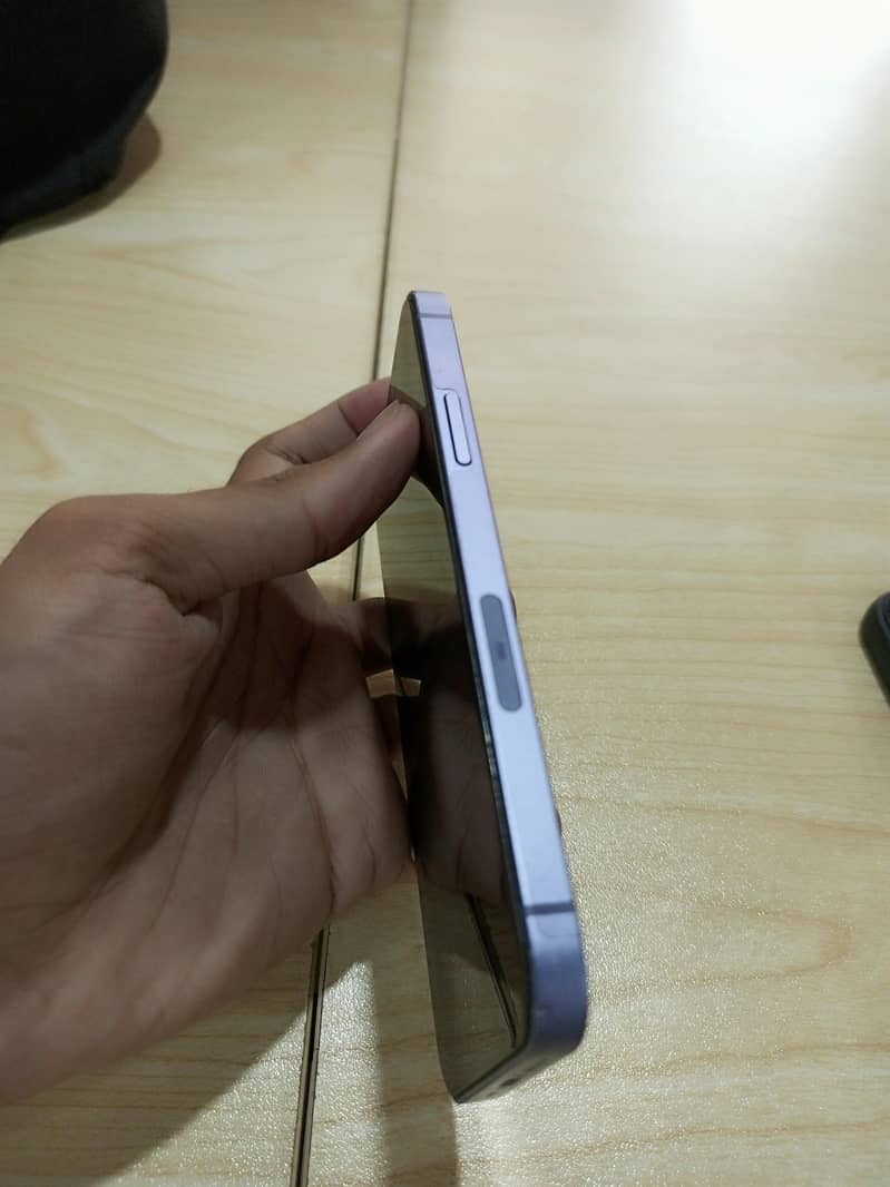 Iphone 12 3