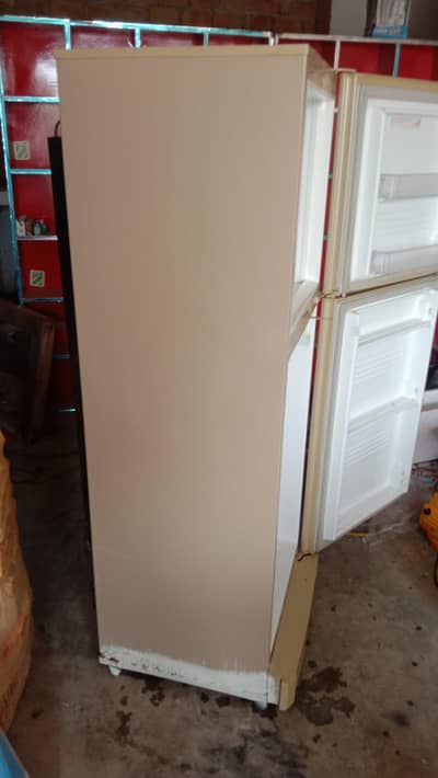PEL frig. R600 gas . best offer 0=3=16=8=5=5=6=0=8=2
