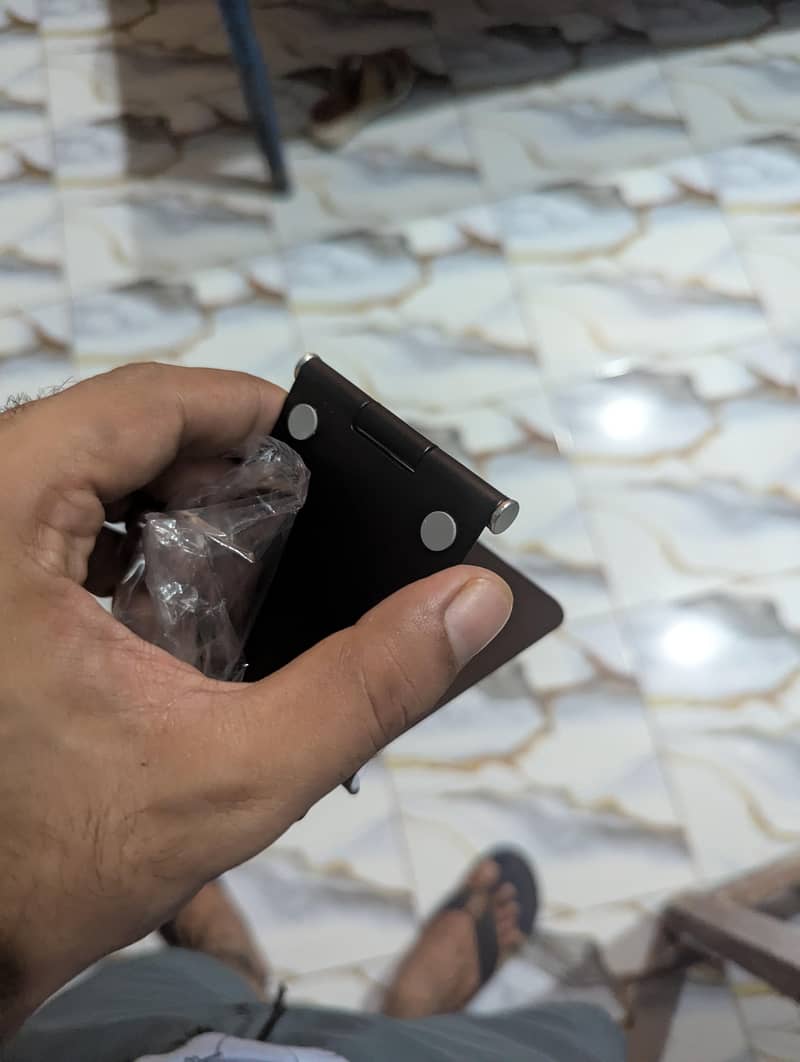 mobile Holder 0
