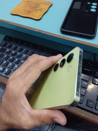 Vivo Y100