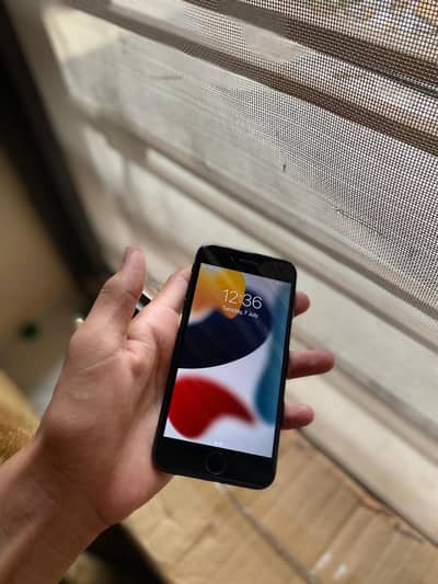 Apple iPhone 7