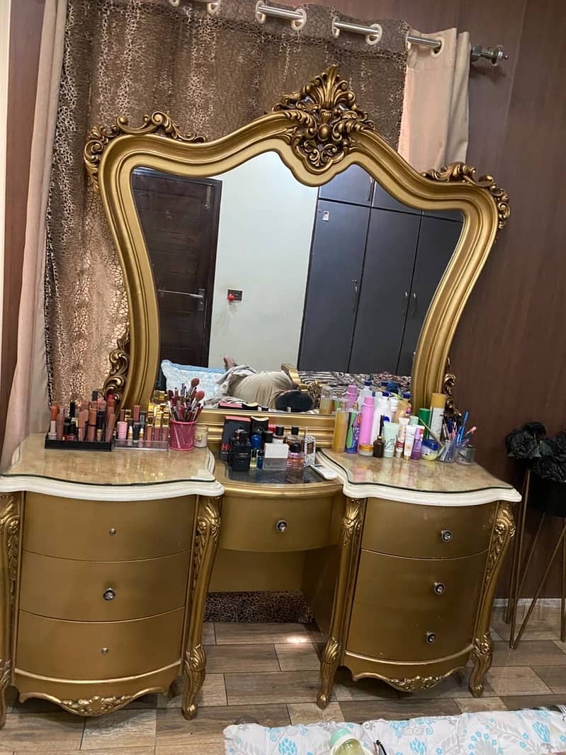 Dressing Table 3