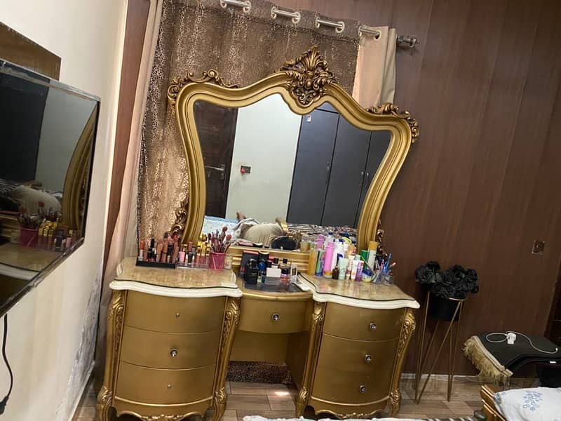 Dressing Table 4
