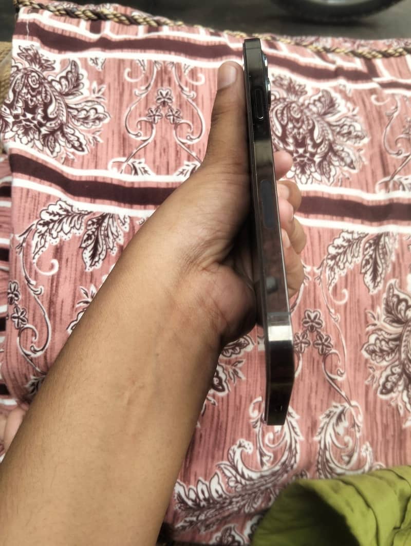 iPhone 12 Pro Max 7