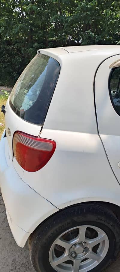 Toyota Vitz 2001