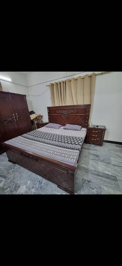 wooden bed set