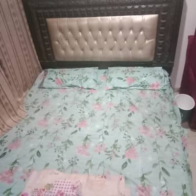 wooden bed set