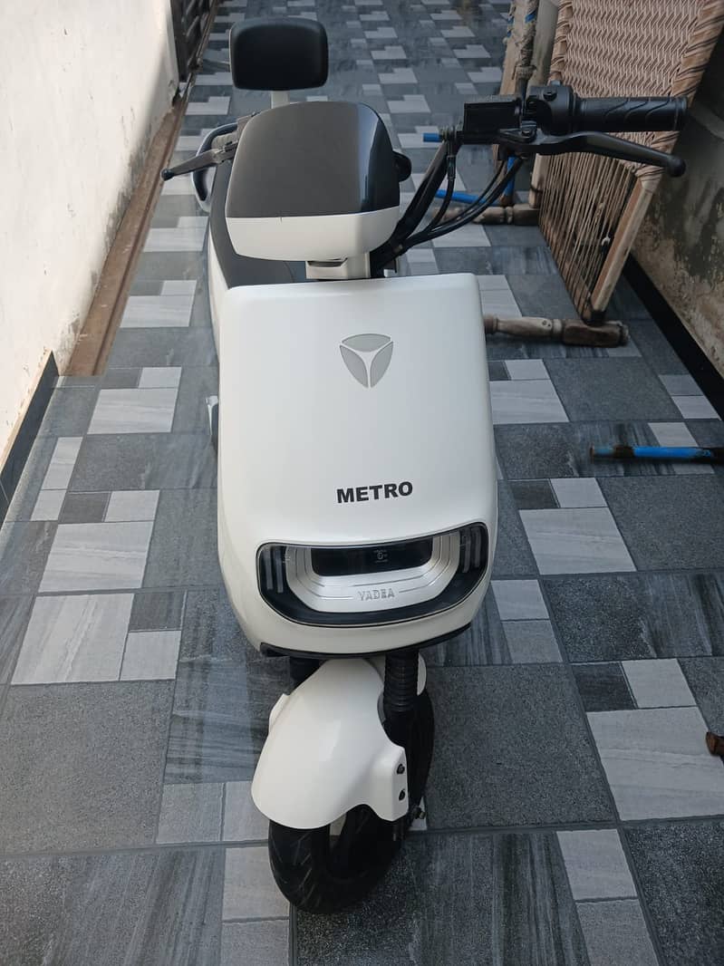 Metro E8S 3