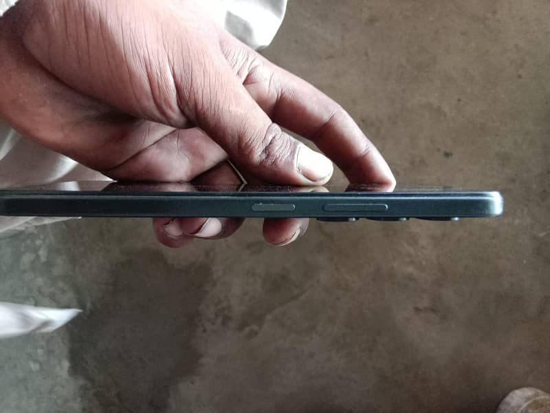 Itel 100 1