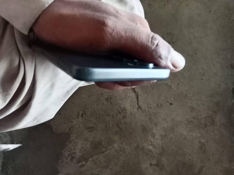 Itel 100 4