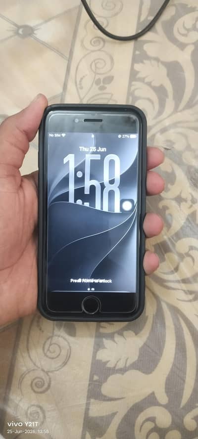 Apple iPhone SE