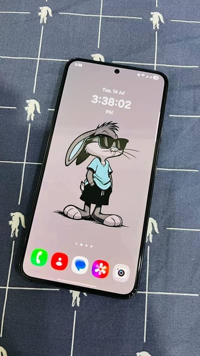 Samsung Mobile S22.  exchange possible vivo v40e