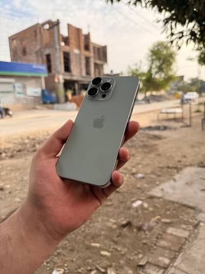 Apple iPhone 16 Pro Max