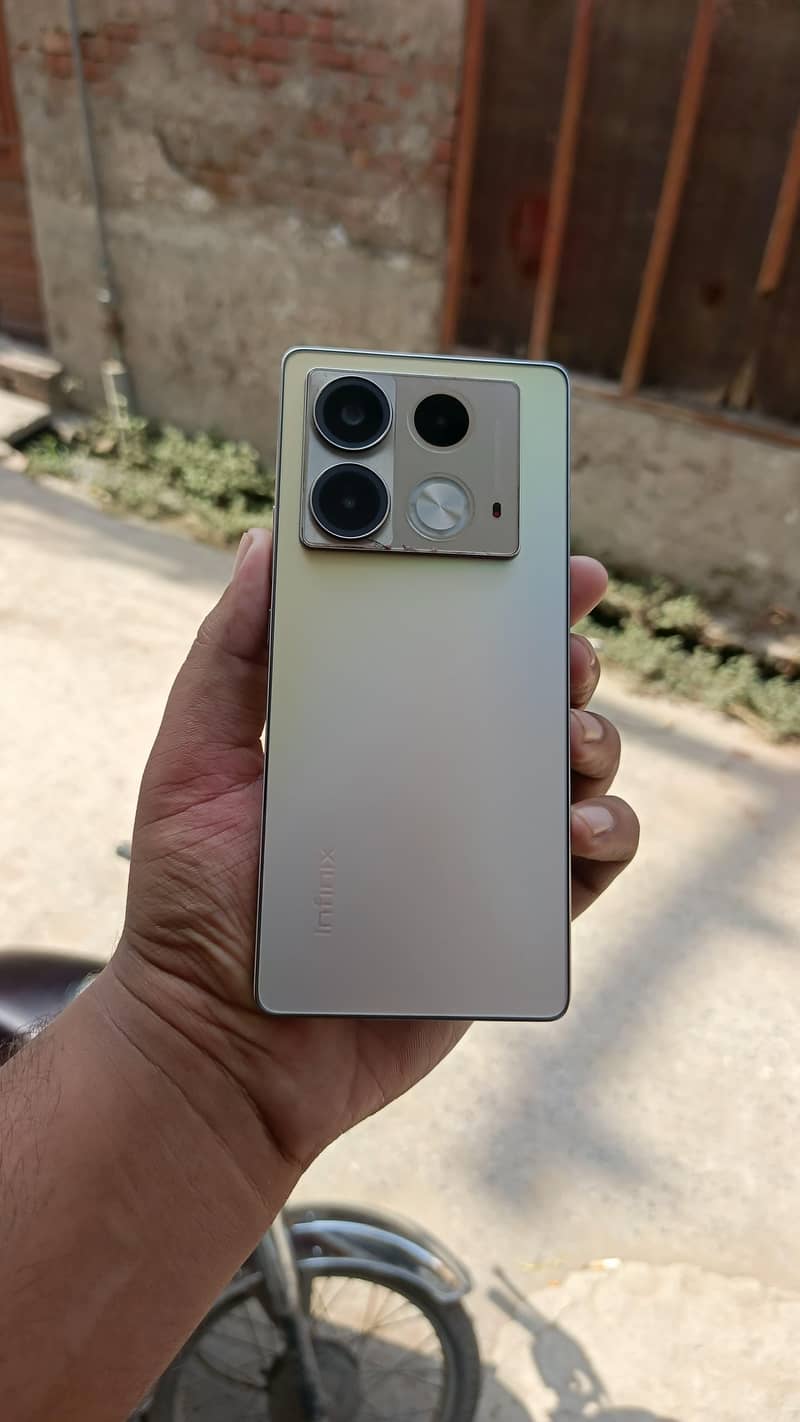 Infinix Note 40 1