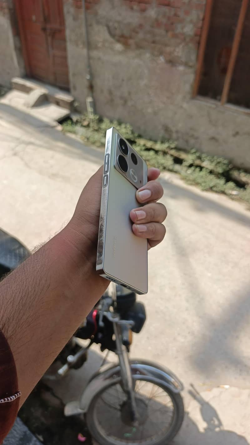 Infinix Note 40 8