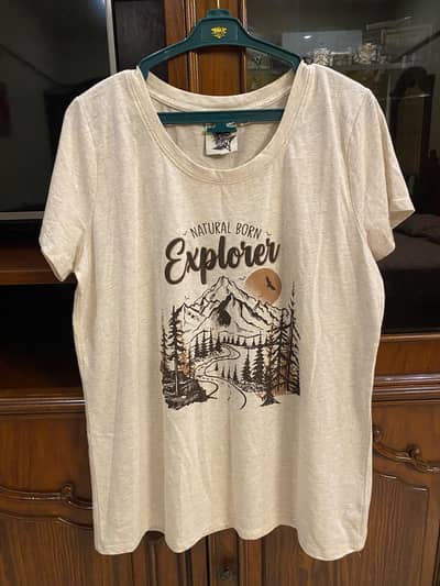 Natural Born Explorer Graphic T-Shirt – Beige Casual Tee for Women