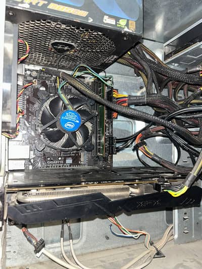 I7 7700k CPU and 590 gme GPU gaming PC
