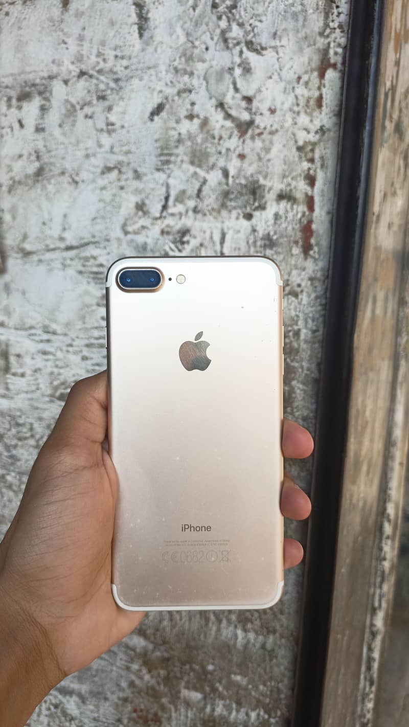 Apple iPhone 7 Plus 0