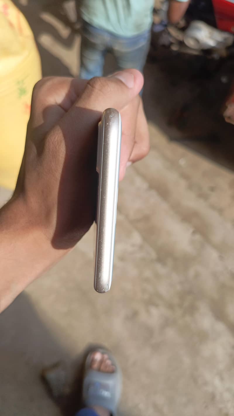 Apple iPhone 7 Plus 4