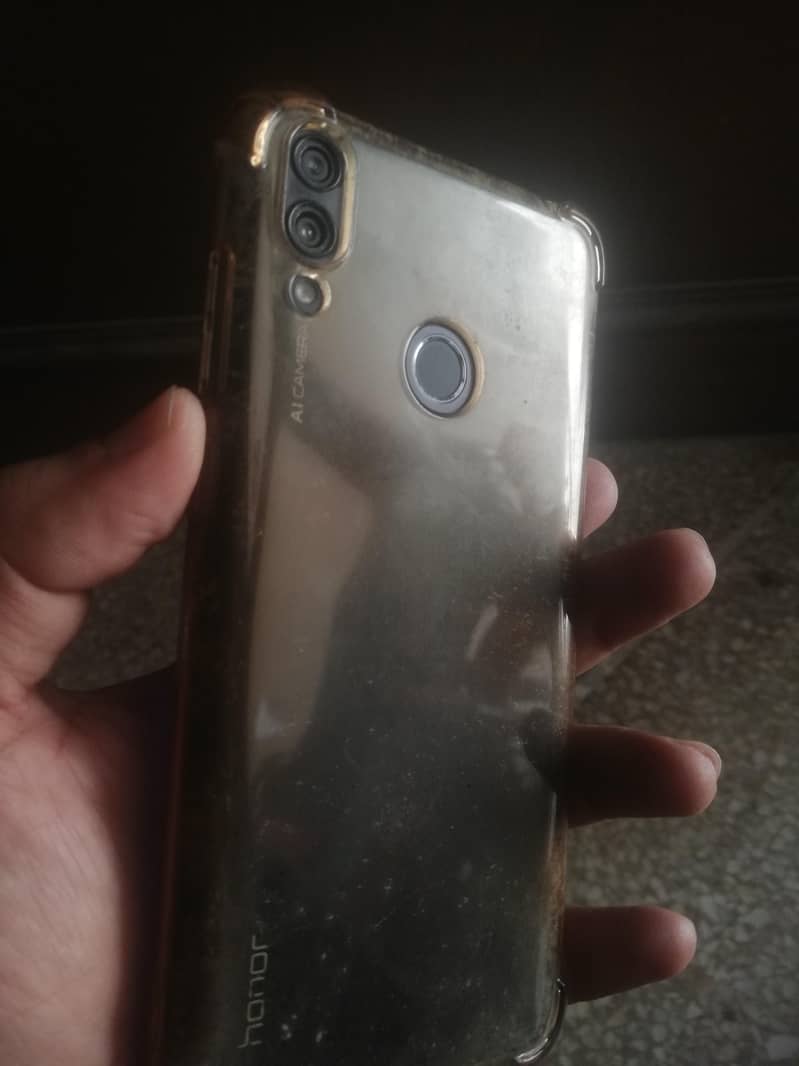 Honor 8c 1