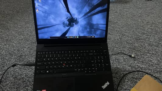Lenovo i7 8th gen 1tb ssd 32gb intel Uhd 620 and Amd Rx550