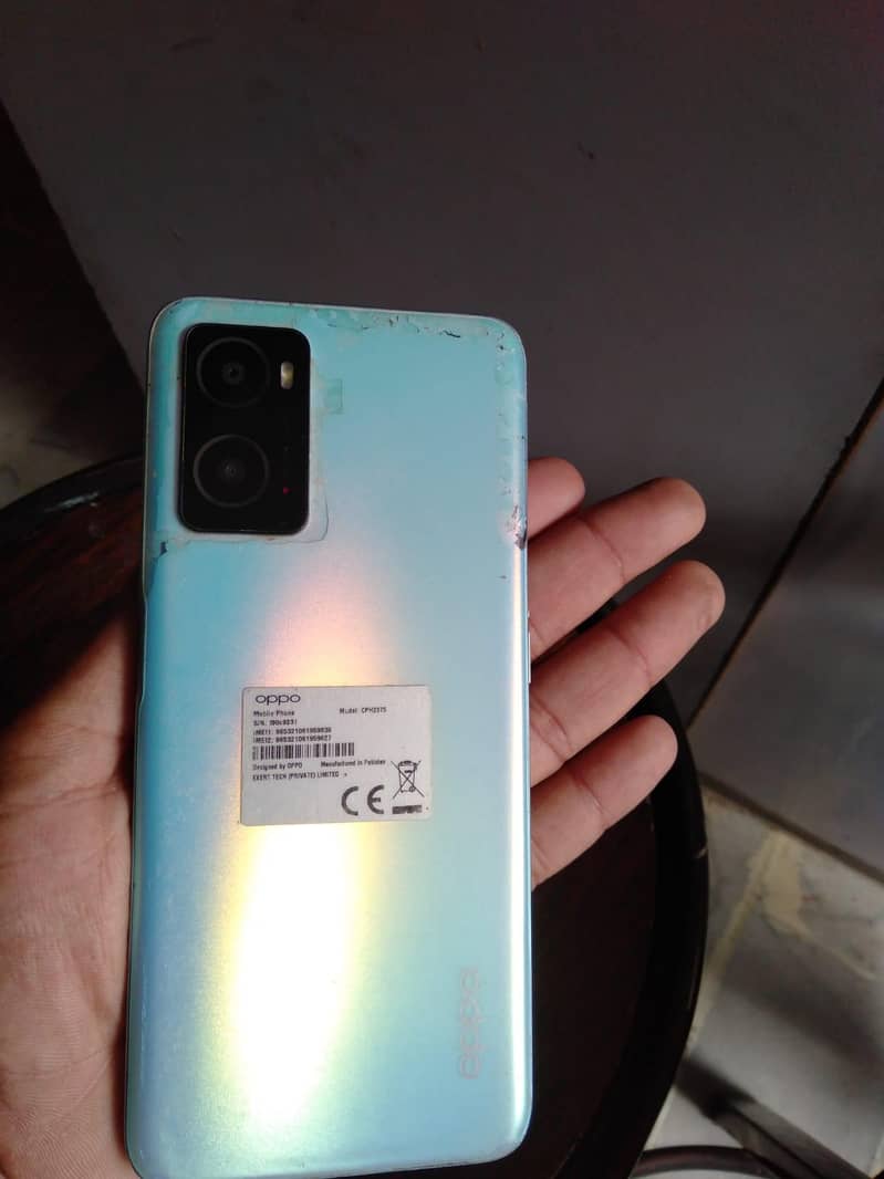 OPPO A76 1